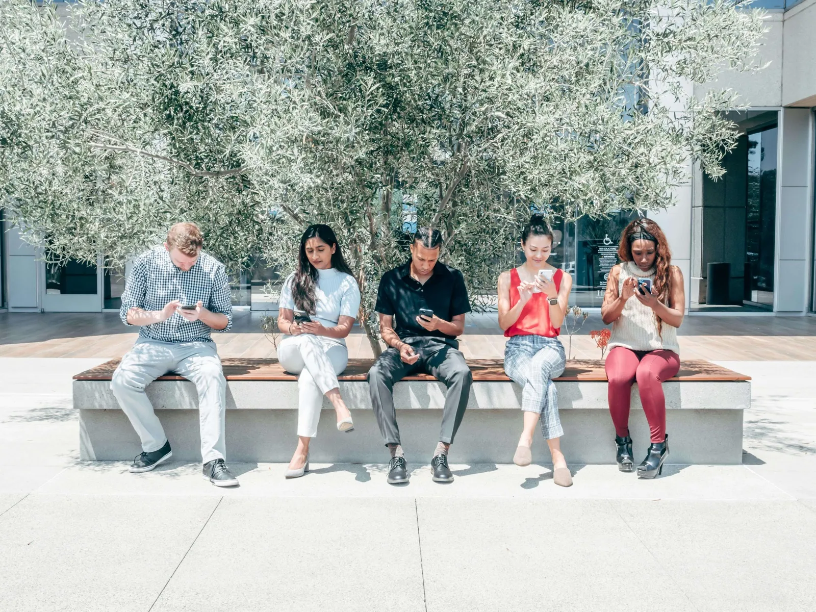 How Events Strengthen Network Identity